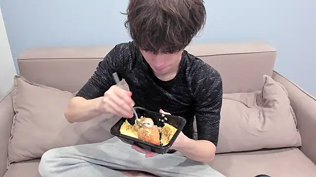 Snapshot of Ur_NextDoor_Boy chatting on February 12, 7:31 pm Ur NextDoor Boy online show from February 12, 7:31 pm