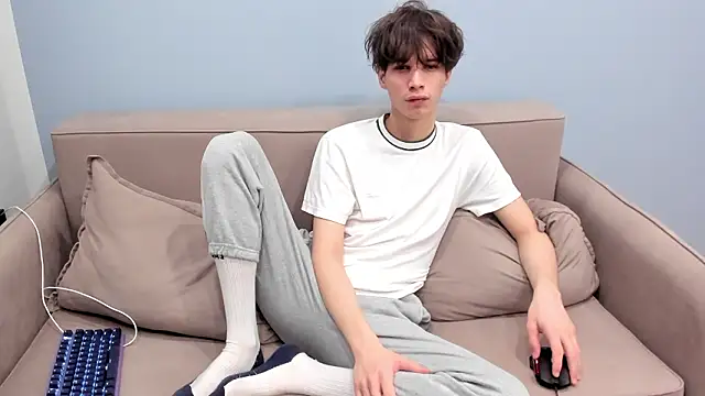 Snapshot of Ur_NextDoor_Boy chatting on February 28, 7:37 pm Ur NextDoor Boy online show from February 28, 7:37 pm