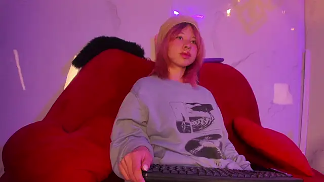 Snapshot of kitty_gang_ chatting on February 16, 1:29 pm kitty gang online show from February 16, 1:29 pm