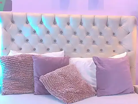 Snapshot of Ema_Jackson chatting on February 15, 1:20 pm Ema Jackson online show from February 15, 1:20 pm