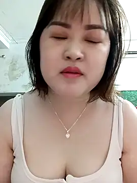 Snapshot of Kee-kimlee chatting on March 28, 2:33 am Kee-kimlee online show from March 28, 2:33 am