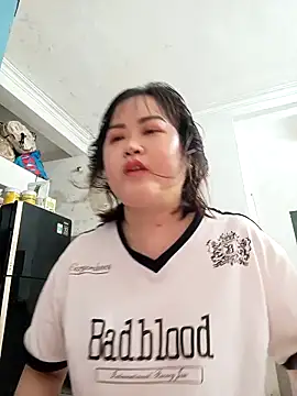 Snapshot of Kee-kimlee chatting on April 10, 1:55 am Kee-kimlee online show from April 10, 1:55 am