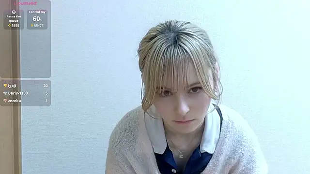 Snapshot of e_ri_ka93 chatting on April 23, 9:52 am e ri ka93 online show from April 23, 9:52 am