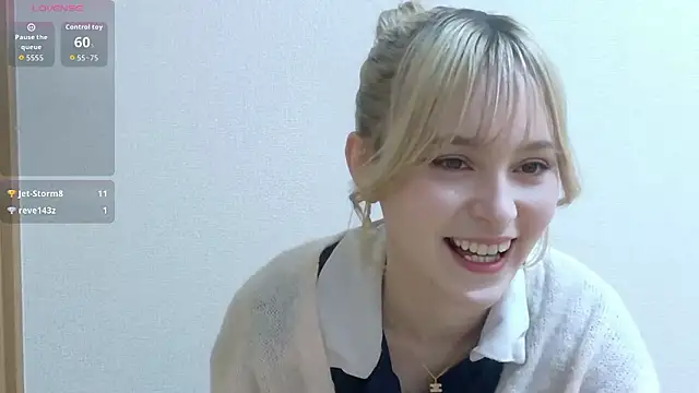 Snapshot of e_ri_ka93 chatting on May 2, 3:06 pm e ri ka93 online show from May 2, 3:06 pm