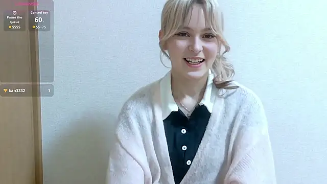 Snapshot of e_ri_ka93 chatting on June 2, 1:13 pm e ri ka93 online show from June 2, 1:13 pm