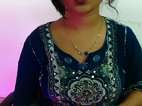 Snapshot of AnshikaBloom98 chatting on March 14, 6:24 pm AnshikaBloom98 online show from March 14, 6:24 pm