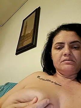 Snapshot of Sony28v chatting on February 18, 6:48 pm Sony28v online show from February 18, 6:48 pm