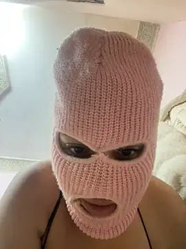 faettaa online show from February 12, 6:14 pm