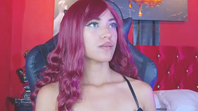 Snapshot of katie_rougee_ chatting on February 19, 9:00 pm katie rougee online show from February 19, 9:00 pm