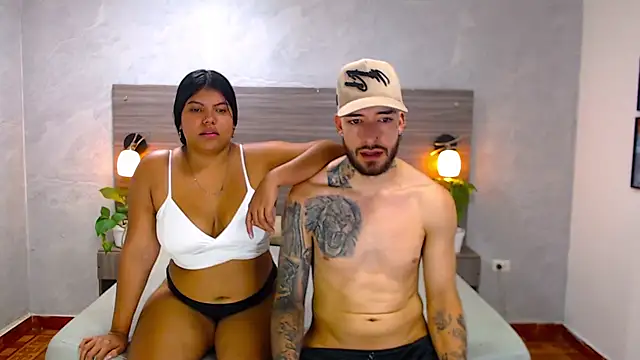 Paulina And Tayron online show from February 13, 7:10 pm