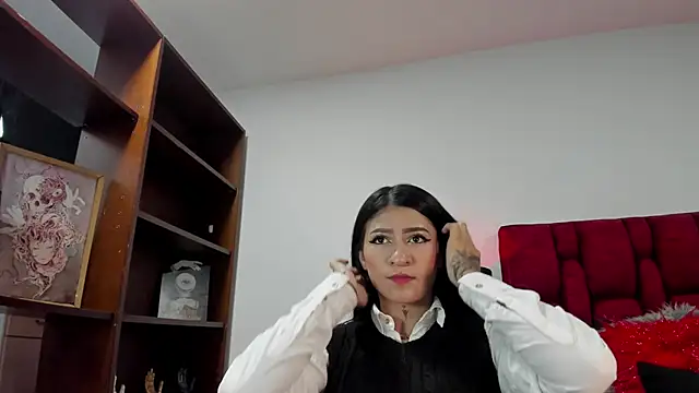 Snapshot of LuciadelaVega chatting on February 24, 7:01 pm LuciadelaVega online show from February 24, 7:01 pm