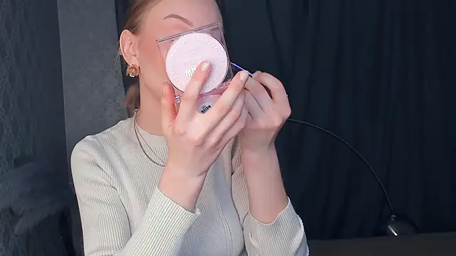 Snapshot of CarmenLipkin chatting on February 22, 9:57 pm CarmenLipkin online show from February 22, 9:57 pm