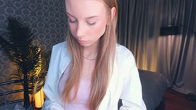 Snapshot of CarmenLipkin chatting on March 2, 2:24 pm CarmenLipkin online show from March 2, 2:24 pm