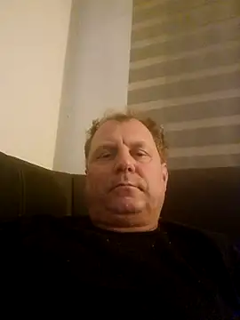 Snapshot of Demik71 chatting on February 23, 9:12 pm Demik71 online show from February 23, 9:12 pm