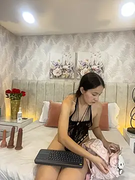 Snapshot of Brisa_Silva chatting on June 25, 11:48 am Brisa Silva online show from June 25, 11:48 am