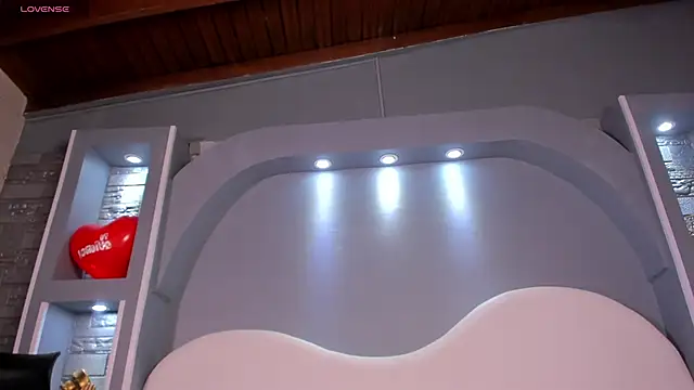 Snapshot of Sweet_Celeste06 chatting on February 20, 10:54 pm Sweet Celeste06 online show from February 20, 10:54 pm