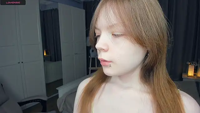 LavenderMitten online show from April 7, 6:03 am