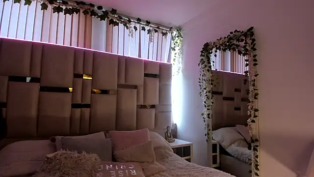 Maya-jhons online show from March 9, 12:09 pm