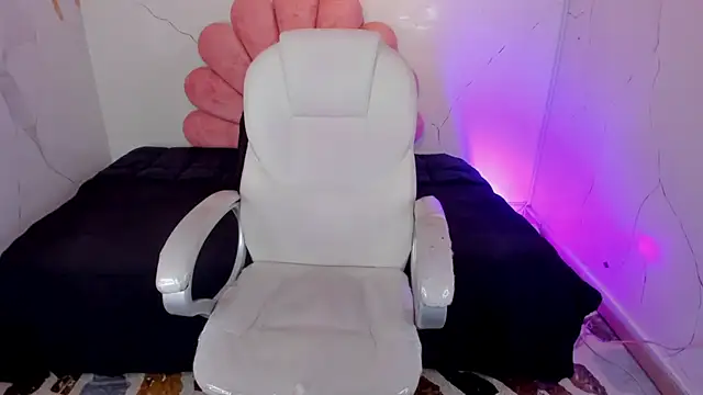 DulcePrince  online show from March 25, 8:15 pm