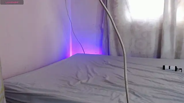 Gigi Moss1 online show from April 15, 6:37 pm