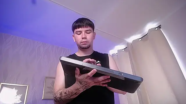 Snapshot of KaiStein chatting on February 18, 6:26 pm KaiStein online show from February 18, 6:26 pm