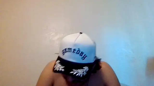 Snapshot of Tallhungandcloudy chatting on February 28, 11:50 pm Tallhungandcloudy online show from February 28, 11:50 pm