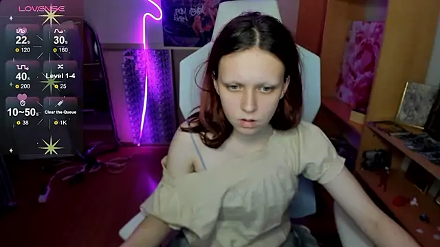 Snapshot of NikolFlostt chatting on February 15, 7:51 am NikolFlostt online show from February 15, 7:51 am