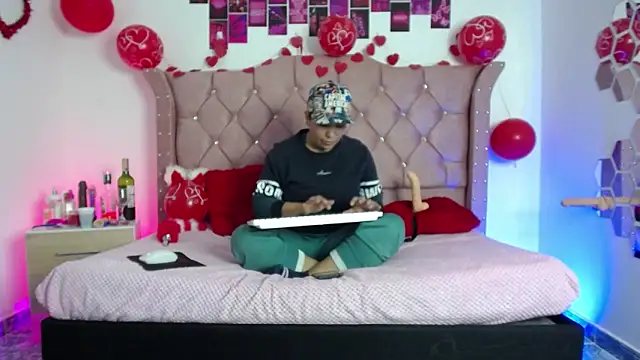 Snapshot of nat_evans8 chatting on February 17, 3:36 am nat evans8 online show from February 17, 3:36 am