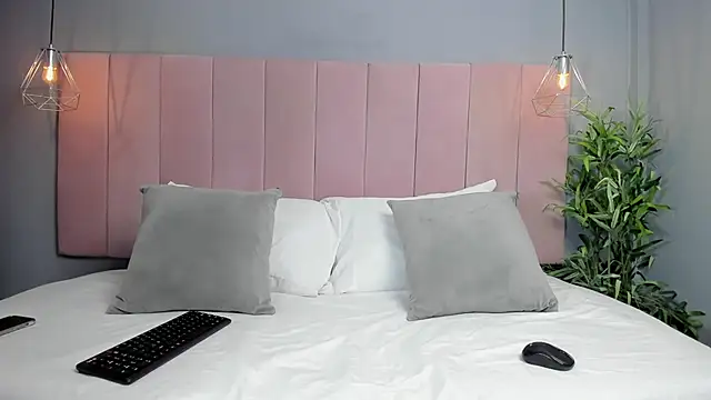 Snapshot of MartinaGrace chatting on February 26, 6:29 pm MartinaGrace online show from February 26, 6:29 pm