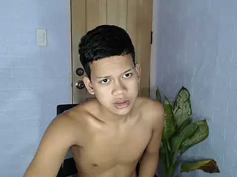 Snapshot of UrAsian_Turjak chatting on February 19, 7:15 am UrAsian Turjak online show from February 19, 7:15 am