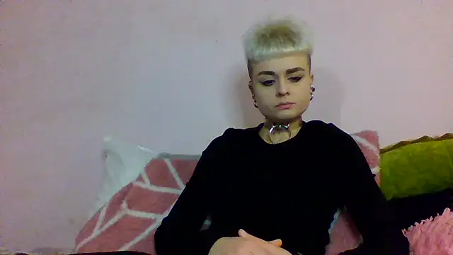 Snapshot of AlisaDear257 chatting on February 11, 9:14 am AlisaDear257 online show from February 11, 9:14 am