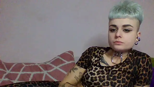 Snapshot of AlisaDear257 chatting on February 13, 8:05 pm AlisaDear257 online show from February 13, 8:05 pm