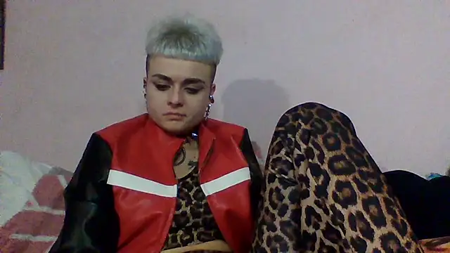 Snapshot of AlisaDear257 chatting on February 26, 8:41 pm AlisaDear257 online show from February 26, 8:41 pm