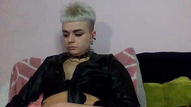 Snapshot of AlisaDear257 chatting on March 2, 7:43 pm AlisaDear257 online show from March 2, 7:43 pm