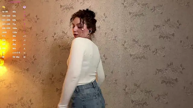 Snapshot of ShawnaBree chatting on February 26, 8:41 pm ShawnaBree online show from February 26, 8:41 pm