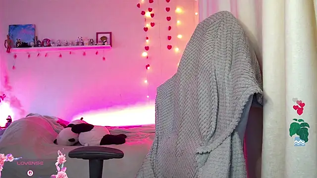 RosieNana online show from April 10, 5:17 pm