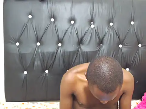 Snapshot of NtandoXx chatting on February 15, 8:49 pm NtandoXx online show from February 15, 8:49 pm