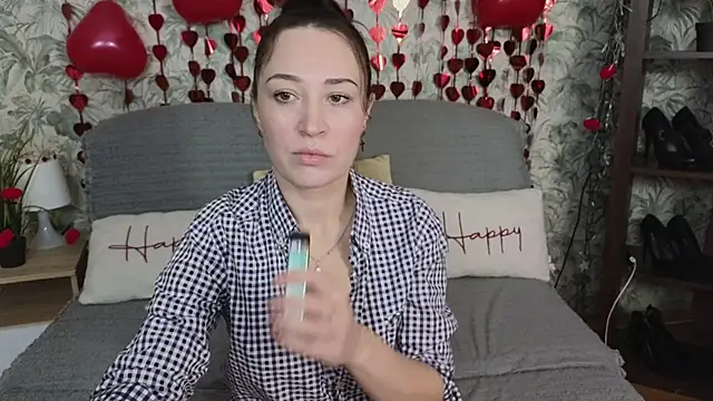 Snapshot of Vivimoonx chatting on February 18, 6:31 am Vivimoonx online show from February 18, 6:31 am