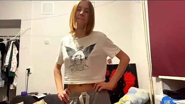 Snapshot of Sweety_Burger chatting on February 13, 4:03 pm Sweety Burger online show from February 13, 4:03 pm