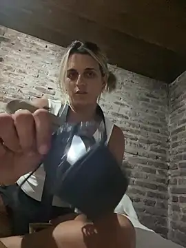 blanquitasexii online show from March 8, 11:41 pm