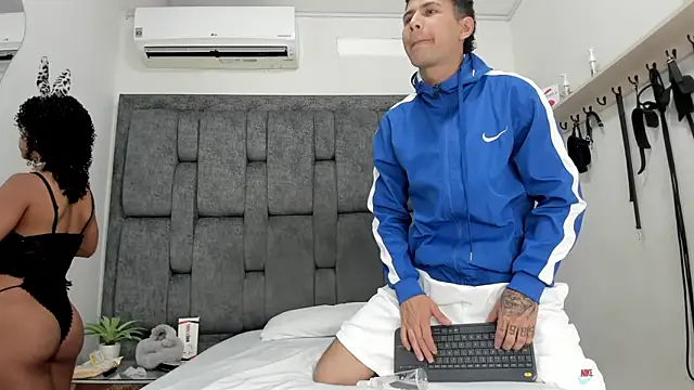 NaughtyVibes OS online show from May 30, 2:30 am
