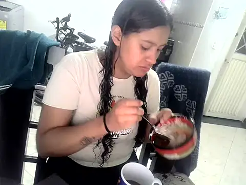 luna E online show from April 21, 11:05 am