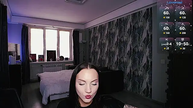 Snapshot of comeherehoney chatting on February 17, 12:45 pm comeherehoney online show from February 17, 12:45 pm