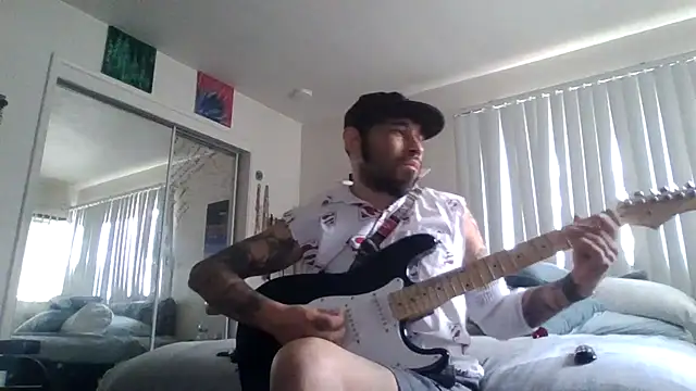 Snapshot of TheDaddio03 chatting on February 14, 7:54 pm TheDaddio03 online show from February 14, 7:54 pm