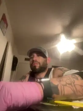 Snapshot of TheDaddio03 chatting on February 19, 4:19 am TheDaddio03 online show from February 19, 4:19 am