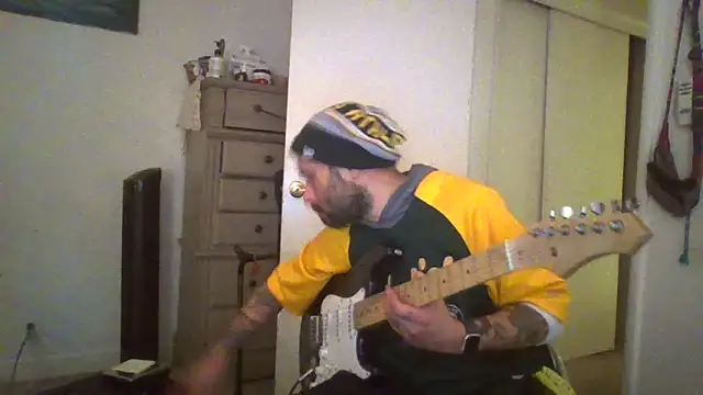 Snapshot of TheDaddio03 chatting on February 21, 4:13 am TheDaddio03 online show from February 21, 4:13 am