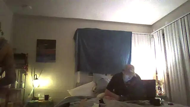 Snapshot of TheDaddio03 chatting on February 22, 5:08 am TheDaddio03 online show from February 22, 5:08 am