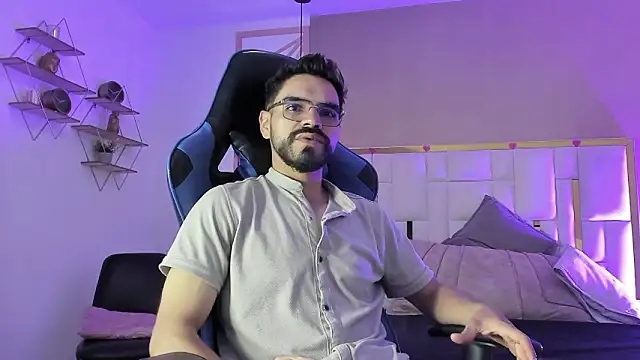 Snapshot of HotPulse_vc chatting on February 17, 12:45 pm HotPulse vc online show from February 17, 12:45 pm