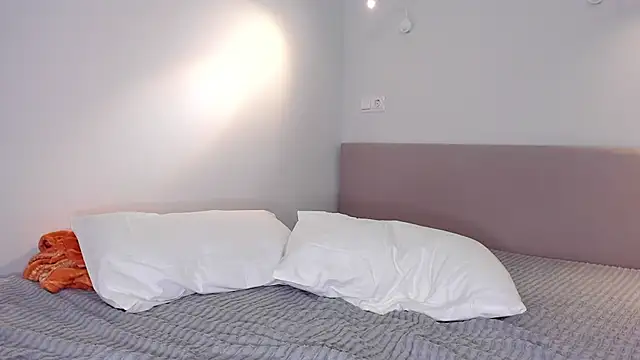 Snapshot of PuddingPantie chatting on February 12, 2:01 pm PuddingPantie online show from February 12, 2:01 pm