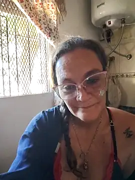 Snapshot of Nanybeach chatting on February 21, 8:10 pm Nanybeach online show from February 21, 8:10 pm